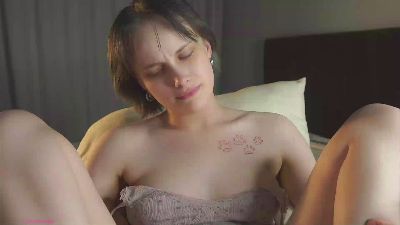 AlyceLelacheur live cam on Cam4
