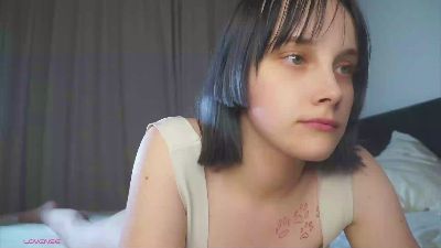 AlyceLelacheur live cam on Cam4