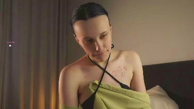 AlyceLelacheur live cam on Cam4