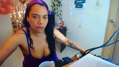 AmaJulia live cam on Cam4