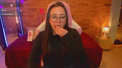 Amaia_Monet live cam on Cam4