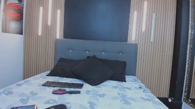 Amapolaa1 live cam on Cam4