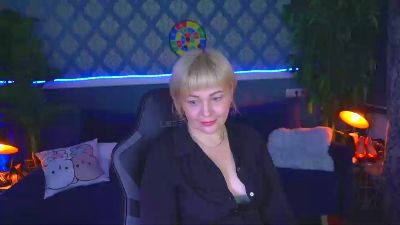 AmaraNights live cam on Cam4