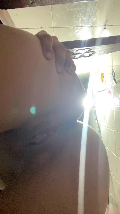 Ambar2 live cam on Cam4