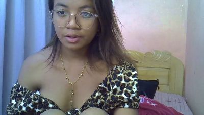Ambergirl69 live cam on Cam4