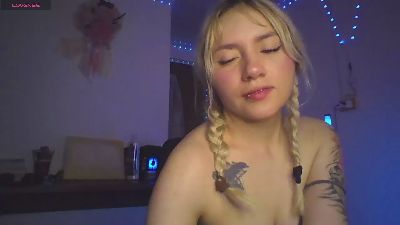 Ambervelvetx live cam on Cam4