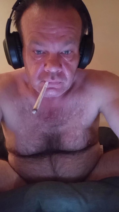 Ambrobi49 live cam on Cam4