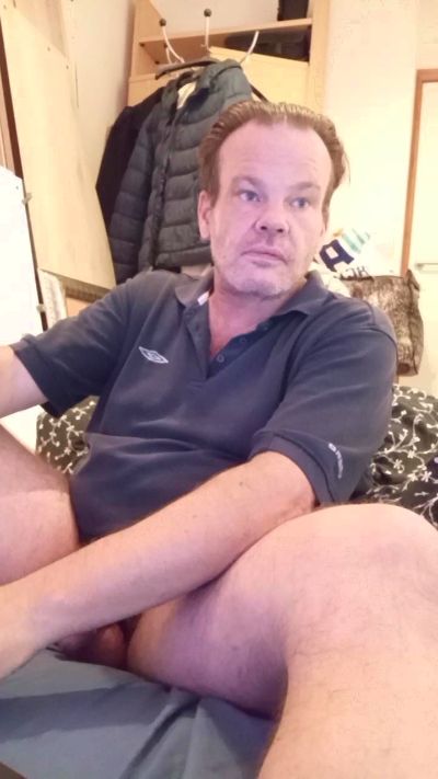 Ambrobi49 live cam on Cam4