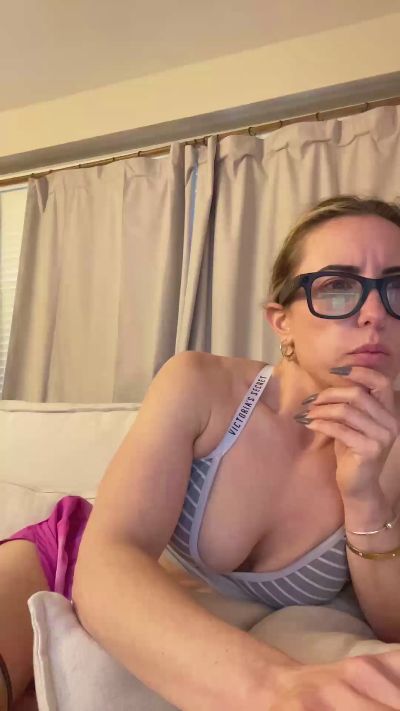 Ambrrr live cam on Cam4