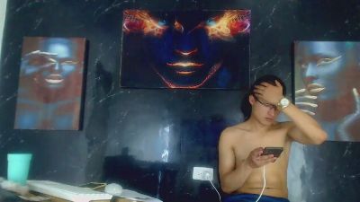 Amdrea_Uchima live cam on Cam4
