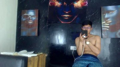 Amdrea_Uchima live cam on Cam4