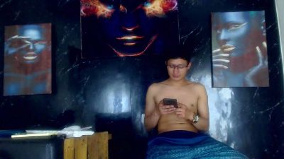Amdrea_Uchima live cam on Cam4