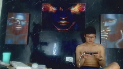 Amdrea_Uchima live cam on Cam4