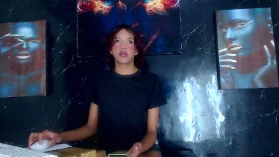 Amdrea_Uchima live cam on Cam4