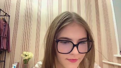 AmeeIner live cam on Cam4