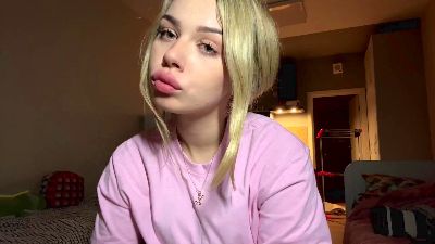 AmeliaMccluer live cam on Cam4