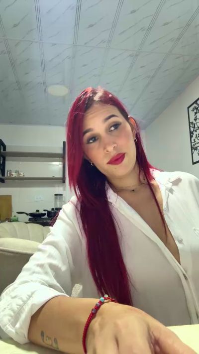 Amelie__1 live cam on Cam4