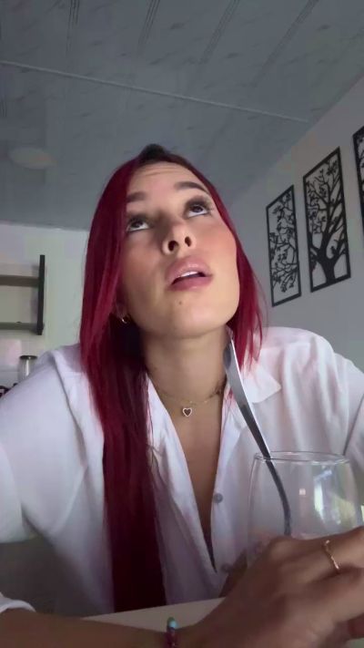 Amelie__1 live cam on Cam4