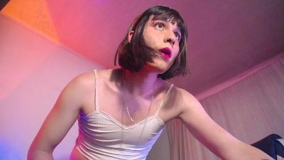 AmelyRoux live cam on Cam4