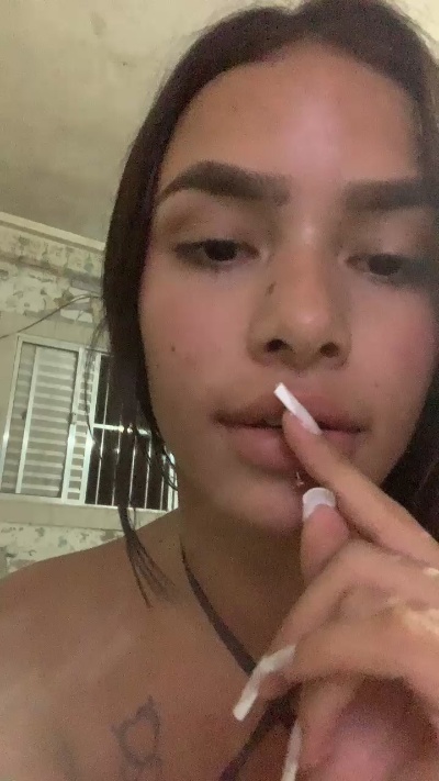 Amigassssdf live female webcam from Brazil