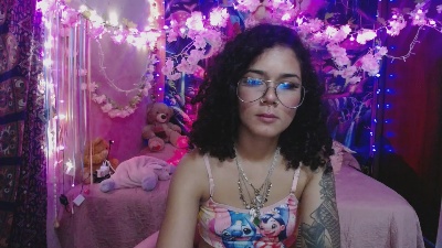 AminaNoir live cam on Cam4