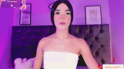 Amira_Ember live cam on Cam4