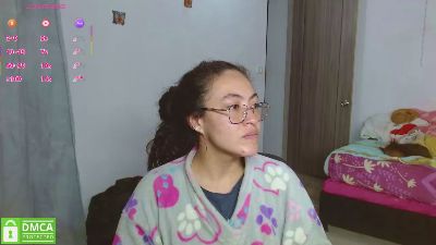 Amitlu_ live cam on Cam4
