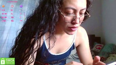 Amitlu_ live cam on Cam4