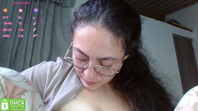 Amitlu_ live cam on Cam4