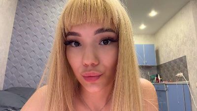 AmyHeuvelmann live cam on Cam4