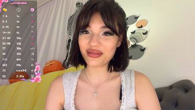 AmyHeuvelmann live cam on Cam4