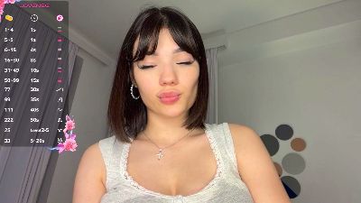 AmyHeuvelmann live cam on Cam4
