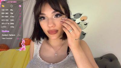AmyHeuvelmann live cam on Cam4
