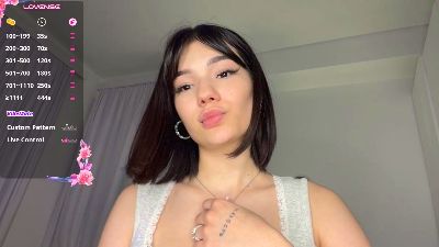 AmyHeuvelmann live cam on Cam4