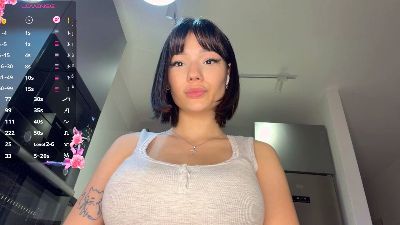 AmyHeuvelmann live cam on Cam4