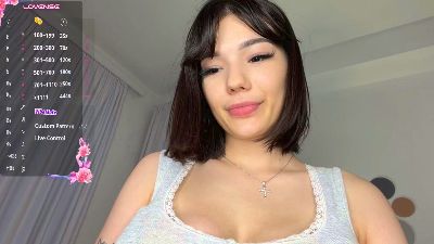AmyHeuvelmann live cam on Cam4