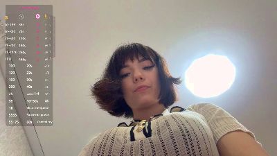 AmyHeuvelmann live cam on Cam4