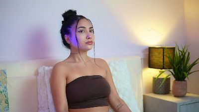 AmyKaiya live cam on Cam4