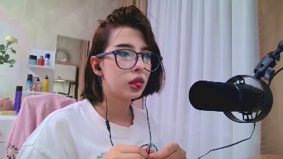 AnalAvi live cam on Cam4