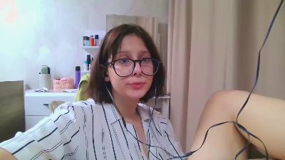 AnalAvi live cam on Cam4