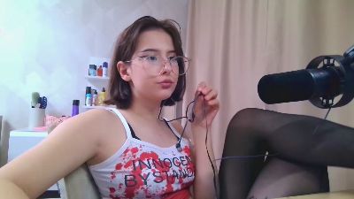 AnalAvi live cam on Cam4