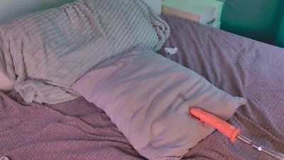 AnayaLowe live cam on Cam4