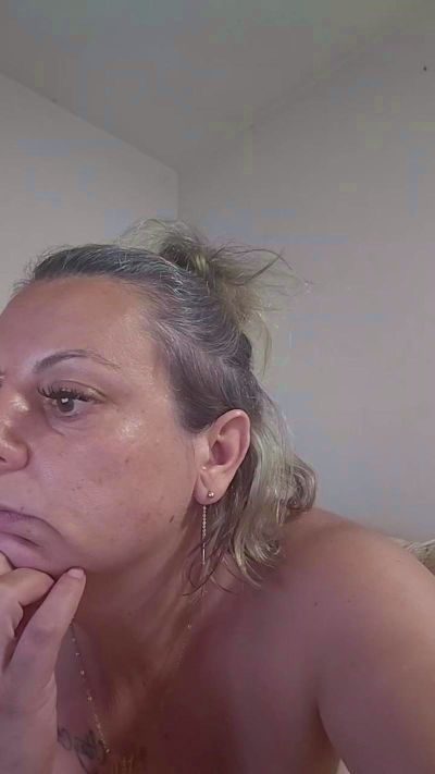 AndaBucur live cam on Cam4