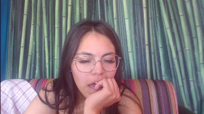 Anda_here live cam on Cam4
