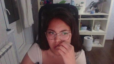 Anda_here live cam on Cam4