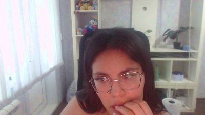 Anda_here live cam on Cam4