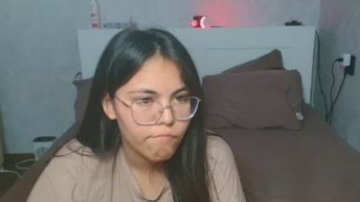 Anda_here live cam on Cam4