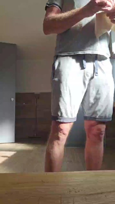 Andigr2grneu live cam on Cam4