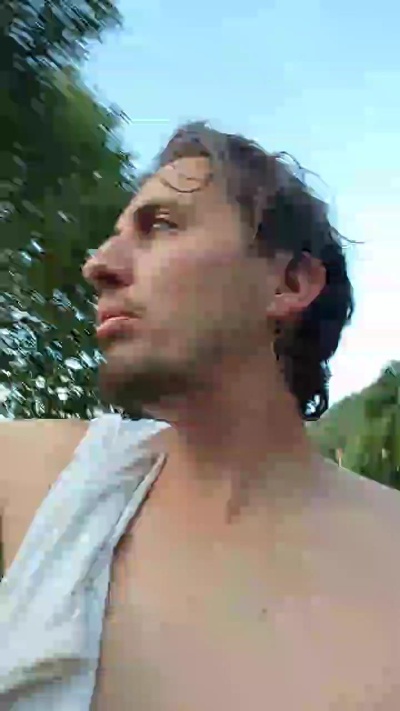 Andr33a live cam on Cam4