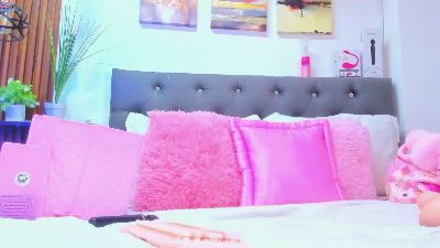 AndreaaFlow live cam on Cam4